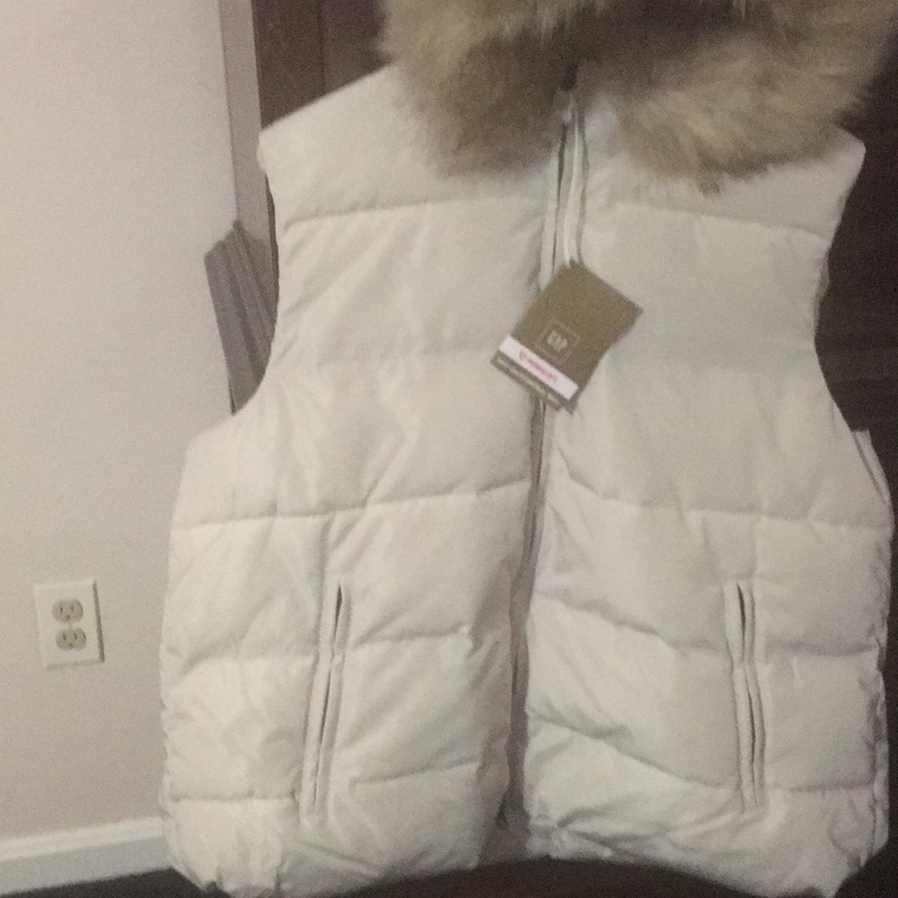 Faux fur vest brand new Gap